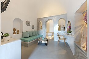 Kaleidoscope Imerovigli Suites