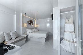 Kaleidoscope Imerovigli Suites