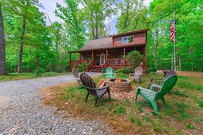 Firefly-pristine Mountain Cabin With hot tub Screened Porch Fire pit W
