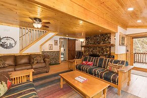 Pine Brook - 30 Nights Minimum Rental Only 4 Bedroom Cabin by Redawnin