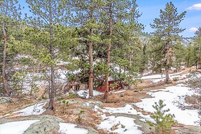 Pine Brook - 30 Nights Minimum Rental Only 4 Bedroom Cabin by RedAwnin