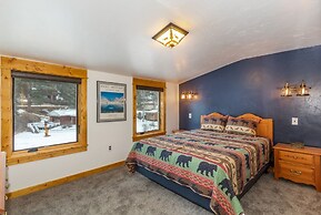Pine Brook - 30 Nights Minimum Rental Only 4 Bedroom Cabin by RedAwnin