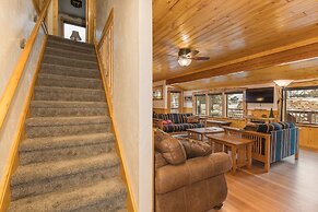 Pine Brook - 30 Nights Minimum Rental Only 4 Bedroom Cabin by RedAwnin