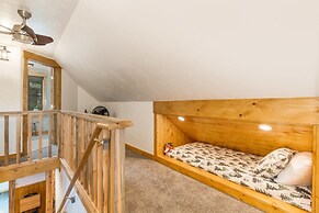 Pine Brook - 30 Nights Minimum Rental Only 4 Bedroom Cabin by RedAwnin