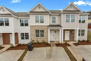 Beautiful New Construction Near Airport