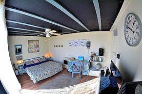 Unique off Grid Desert Retreat, California, USA