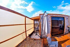 Unique off Grid Desert Retreat, California, USA