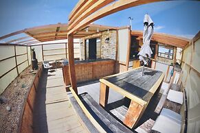 Unique off Grid Desert Retreat, California, USA