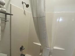 Motel 6 Portland, IN