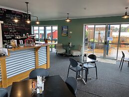LKNZ Lodge & Cafe