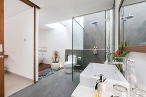 Fenosa Seminyak Villas by Nagisa Bali