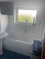 Stunning Beautiful 4-bed House in South Wales