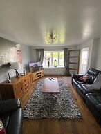 Stunning Beautiful 4-bed House in South Wales
