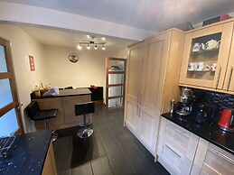 Stunning Beautiful 4-bed House in South Wales