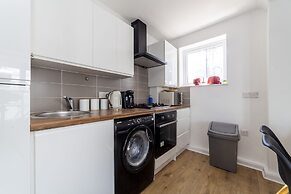 Homely 2-bed Apartment in London
