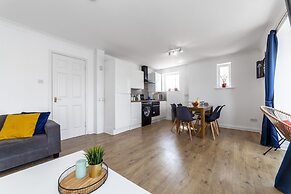 Homely 2-bed Apartment in London