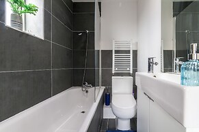 Homely 2-bed Apartment in London