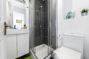 Homely 2-bed Apartment in London