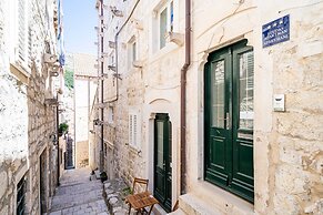 Studio Apartment Pupa