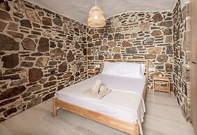 Salty Caves Apartments Milos