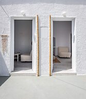 Salty Caves Apartments Milos