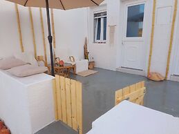 Salty Caves Apartments Milos