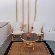 Salty Caves Apartments Milos