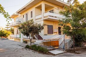 Rena's Hospitality Walk to the Beach 10' to Chania