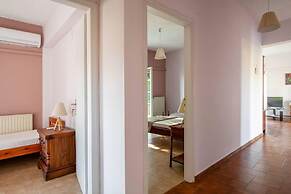 Rena's Hospitality Walk to the Beach 10' to Chania