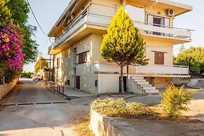 Rena's Hospitality Walk to the Beach 10' to Chania