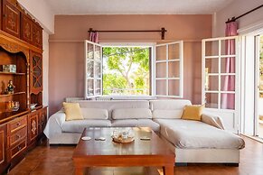 Rena's Hospitality Walk to the Beach 10' to Chania