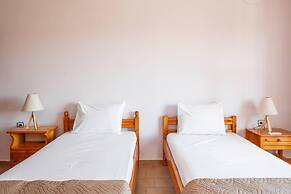 Rena's Hospitality Walk to the Beach 10' to Chania