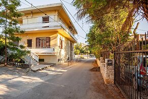 Rena's Hospitality Walk to the Beach 10' to Chania