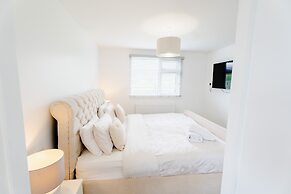 Castle View Chalet by Clonlum Cottages