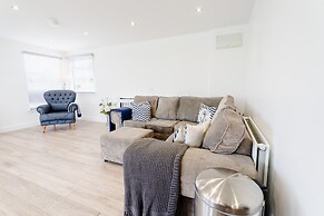 Castle View Chalet by Clonlum Cottages