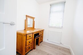 Castle View Chalet by Clonlum Cottages