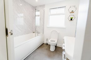 Castle View Chalet by Clonlum Cottages