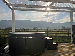 Castle View Chalet by Clonlum Cottages