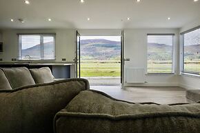 Castle View Chalet by Clonlum Cottages