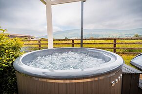 Castle View Chalet by Clonlum Cottages