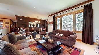 Lodestar #2001 5 Bedroom Home by RedAwning