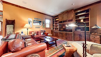 Lodestar #2001 5 Bedroom Home by RedAwning