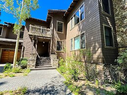 Lodestar #2001 5 Bedroom Home by RedAwning