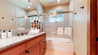 Lodestar #2001 5 Bedroom Home by RedAwning