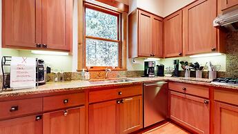 Lodestar #2001 5 Bedroom Home by RedAwning