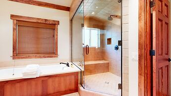 Lodestar #2001 5 Bedroom Home by RedAwning