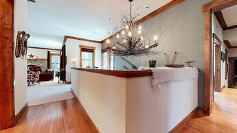 Lodestar #2001 5 Bedroom Home by RedAwning