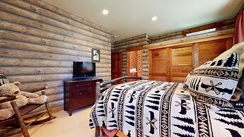 Lodestar #2001 5 Bedroom Home by RedAwning