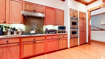 Lodestar #2001 5 Bedroom Home by RedAwning