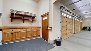 Lodestar #2001 5 Bedroom Home by RedAwning